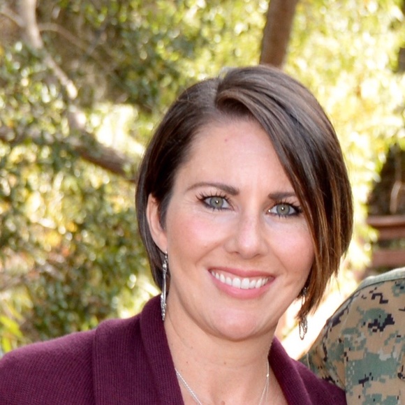 Meet your Posher, Jeanna - Picture 2 of 2